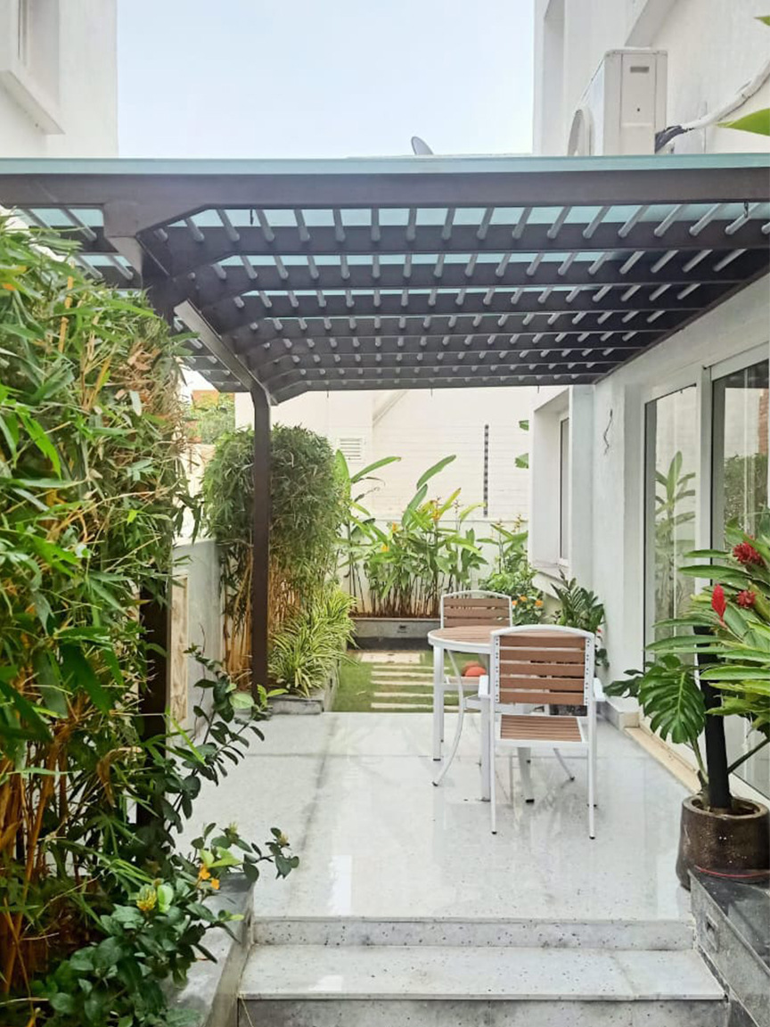 BALCONY GRILLS WITH PIPES